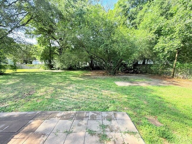 Building Photo - 6461 Maddox Rd