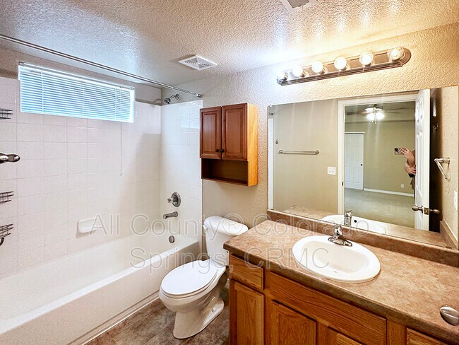 Building Photo - 4880 Kerry Lynn View