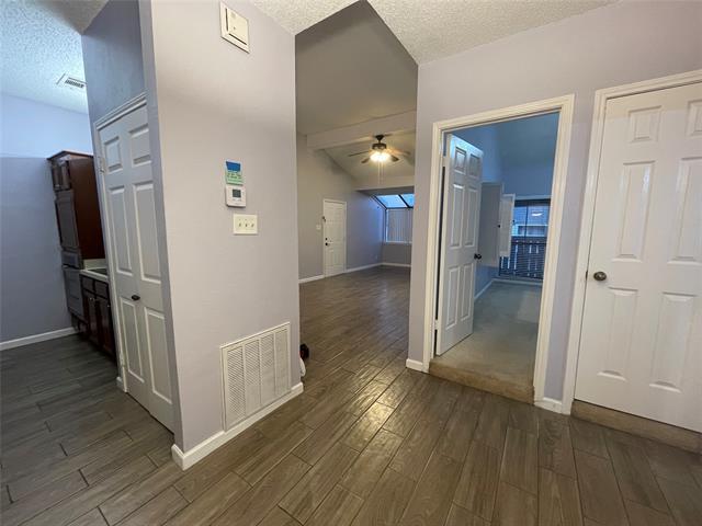 Building Photo - 2105 Count Fleet Dr