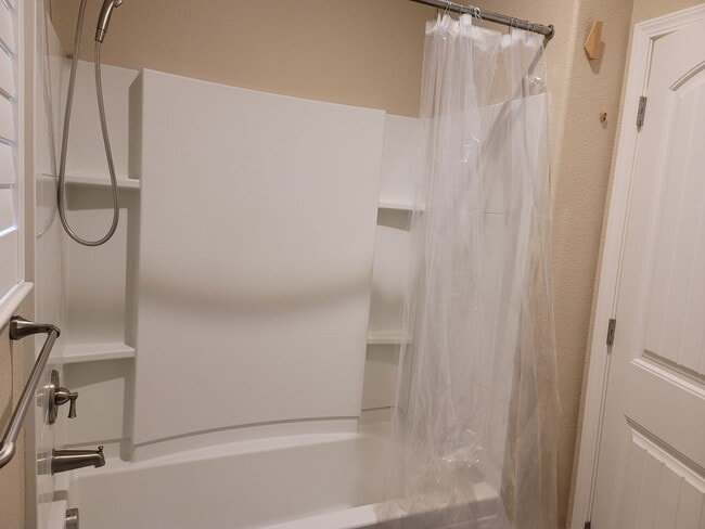 Building Photo - Lodi/Gated Community/Move in Ready