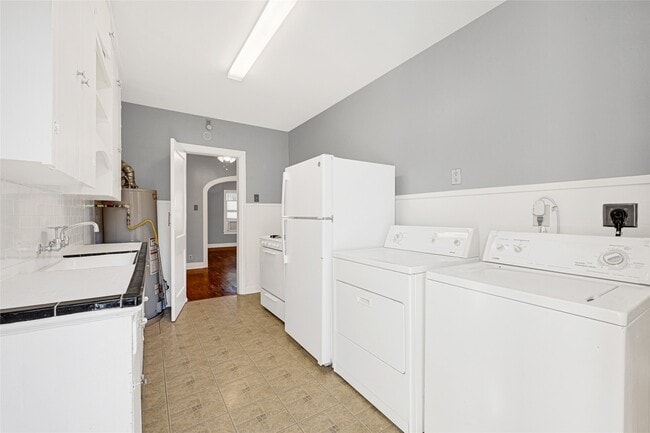 Building Photo - 4304 Pease St