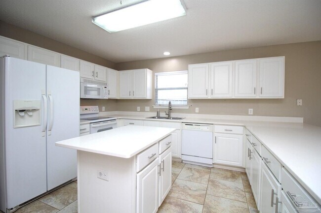 Building Photo - 2007 Marquesas Ln