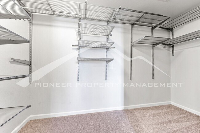 Building Photo - Stunning Condo in Denver with AC in a Grea...