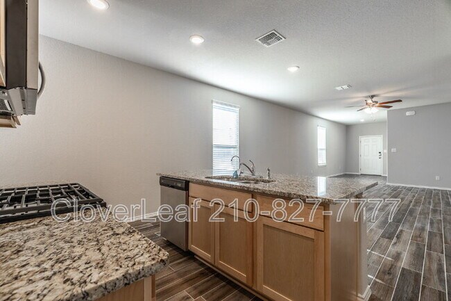 Building Photo - 275 Kinsley Wy