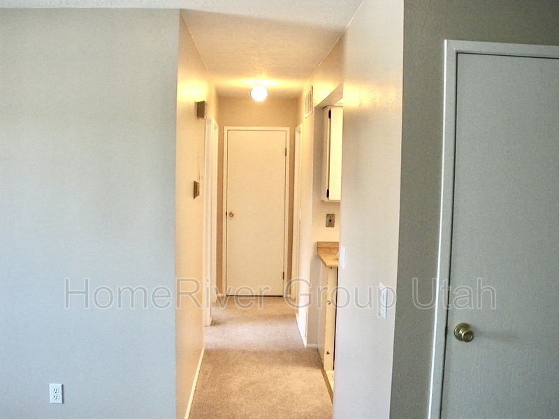 Building Photo - 98 E 600 S