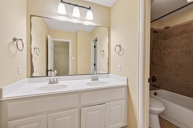 Building Photo - 5115 Field Briar Ln