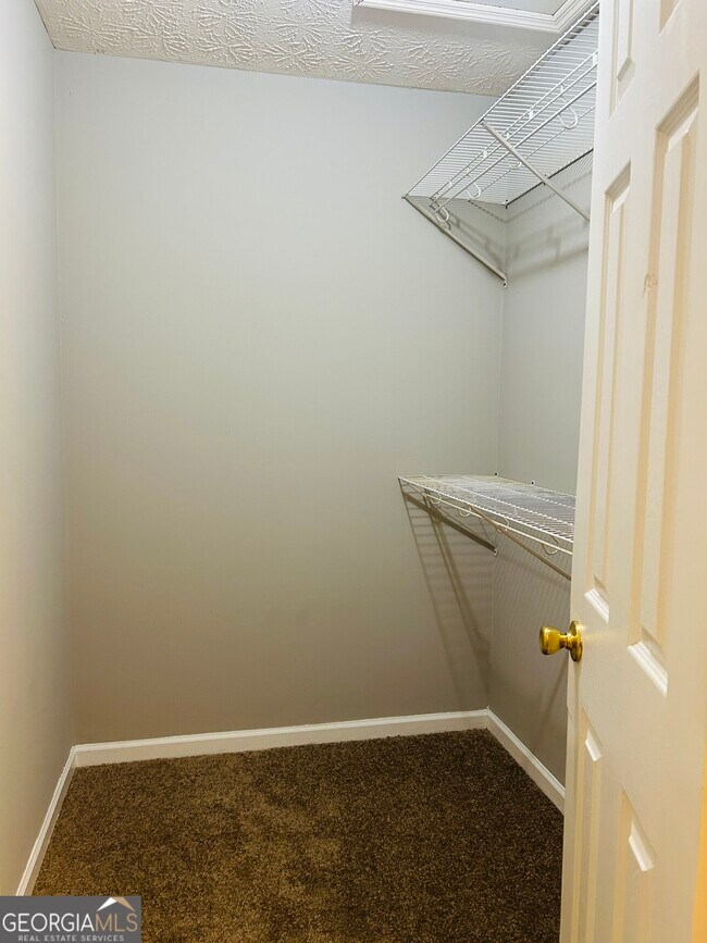 Building Photo - 207 Hillcrest Dr