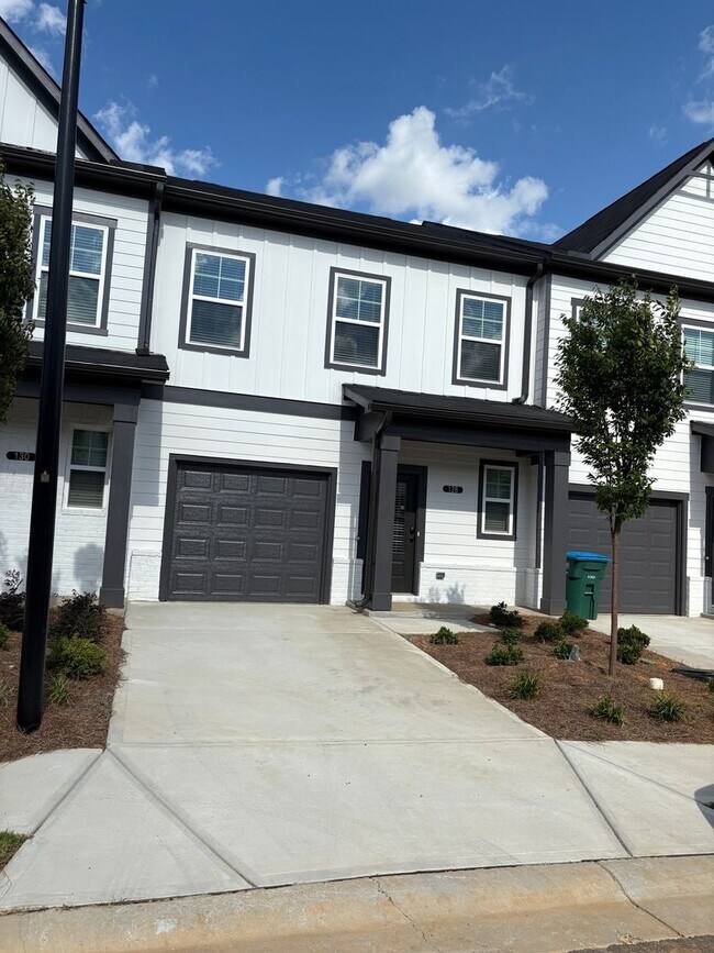 Primary Photo - Charming 3BR Townhome in Adairsville