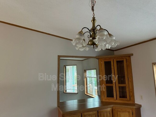Building Photo - 110 Green Briar Ln