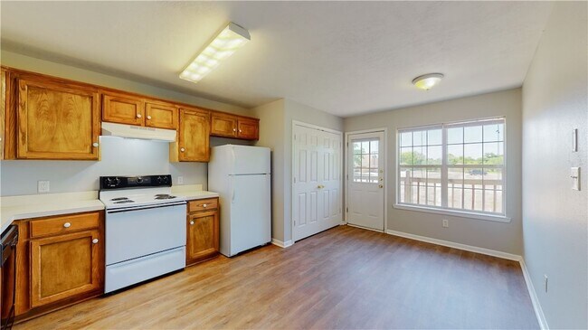 Building Photo - 1507 Hollow Hill Dr