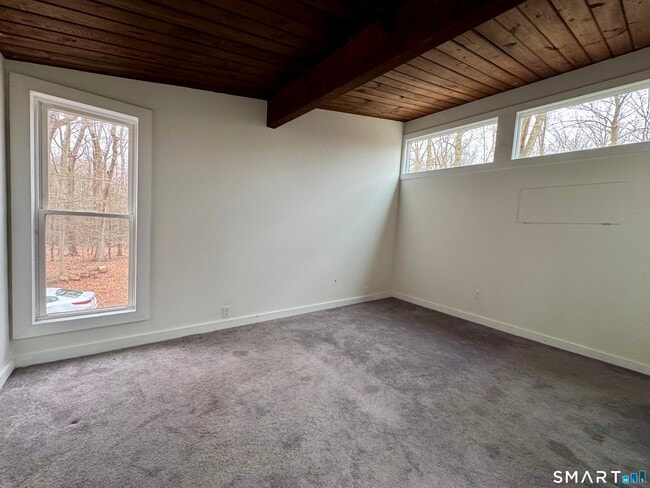 Building Photo - 860 Oakwood Rd