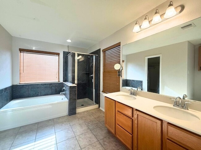 Building Photo - 5127 Mustang Cove