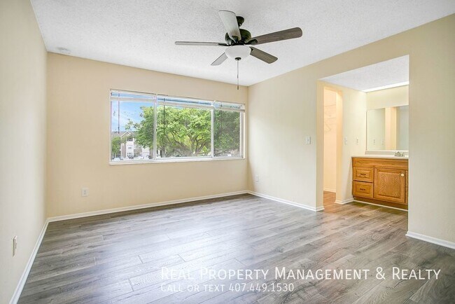 Building Photo - 2 BR / 2.5 BA Townhome in Cypress Creek Go...