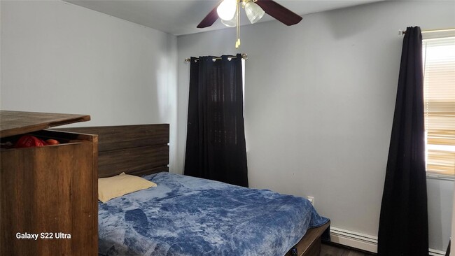 Building Photo - 559 Rosevale Ave