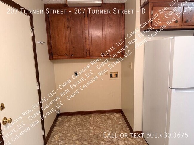 Building Photo - 207 Turner Ave