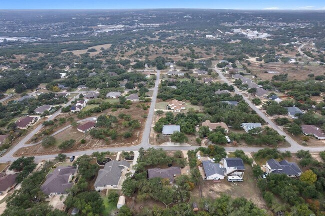 Building Photo - 900 Morgan Hill Dr