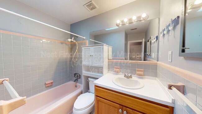 Building Photo - 3950 San Clerc Rd