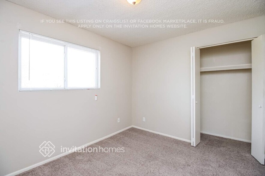 Building Photo - 1249 E 8th St