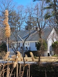 Building Photo - 1035 Shore Acres Dr