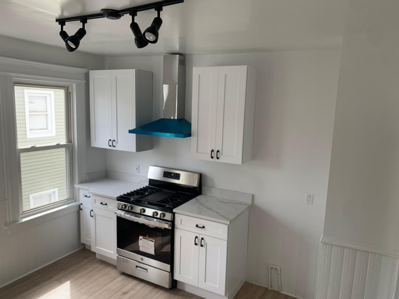 Building Photo - 458 Hollister Ave