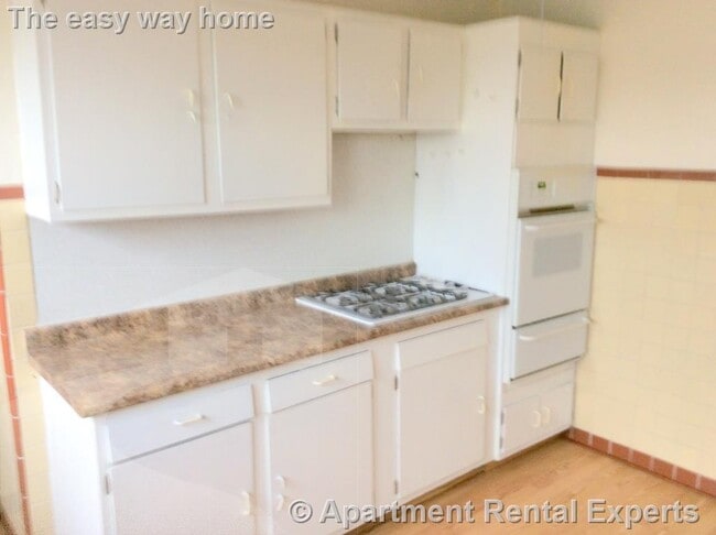 Building Photo - 16 Braemore Rd