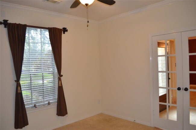 Building Photo - 2218 Longspur Ln