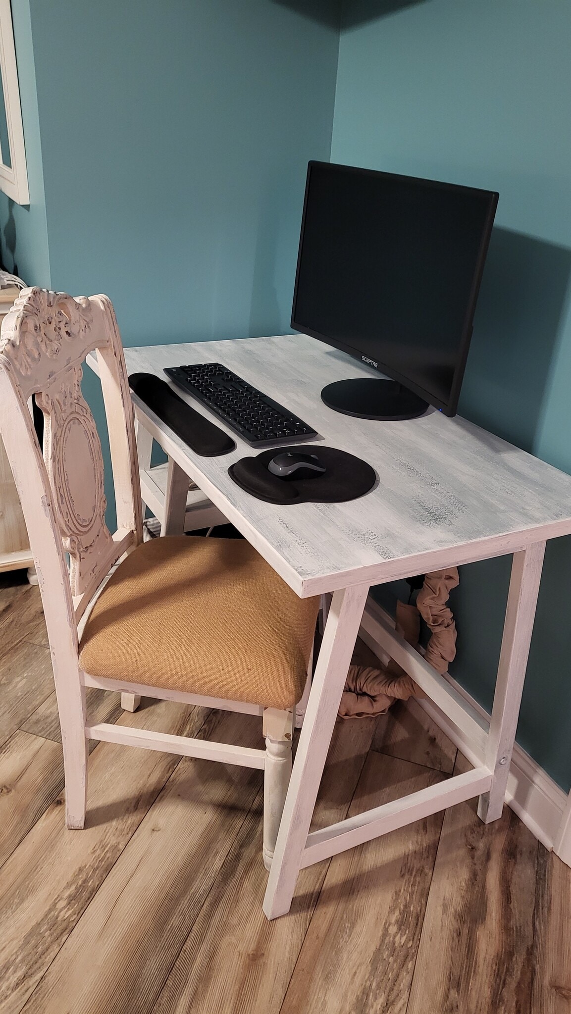 Home office space - 109 Cedar Ln