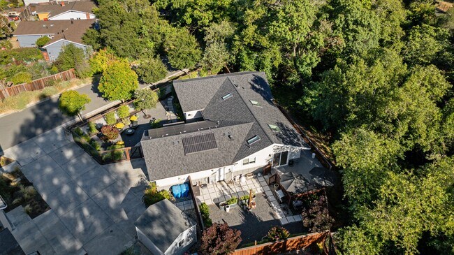 Building Photo - 88 Calistoga Rd