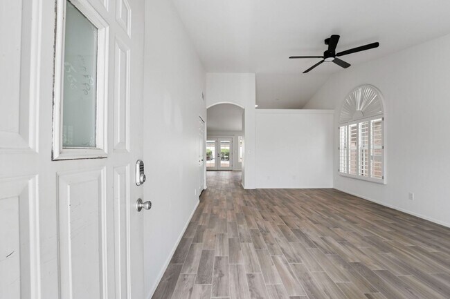 Building Photo - 7842 W Boca Raton Rd