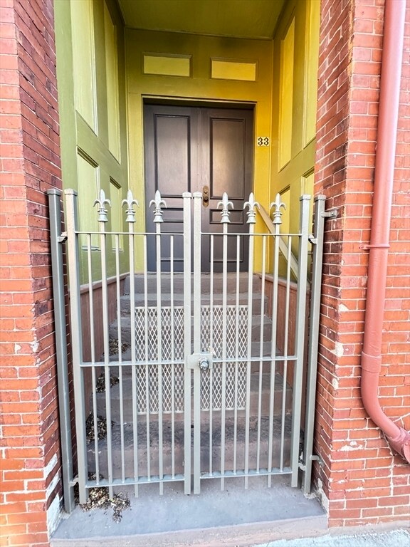 Building Photo - 26 Beacon St