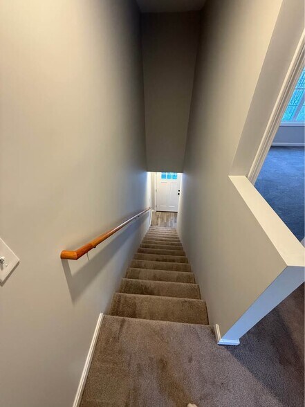 Building Photo - 86 Reservoir Dr