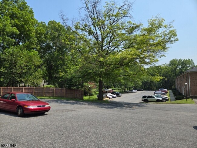 Building Photo - 1041 Ridge St