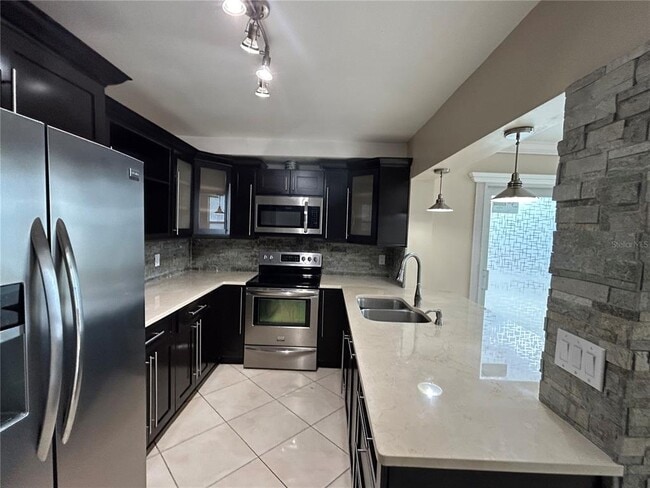 Building Photo - 339 La Paz Dr