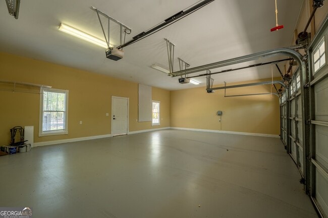 Building Photo - 2925 Orchard Dr