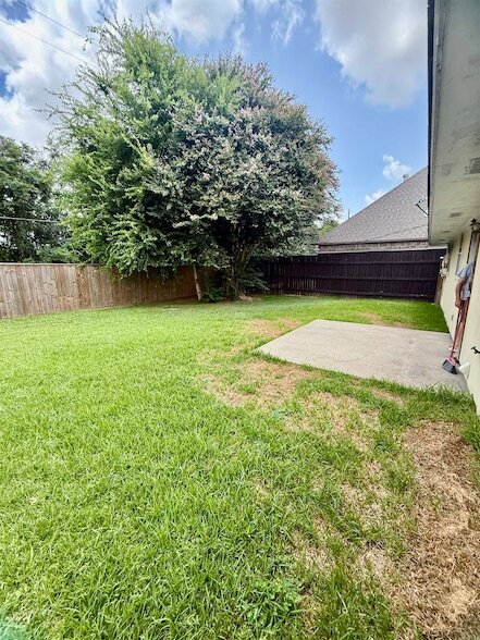 Building Photo - 4631 Inwood Dr