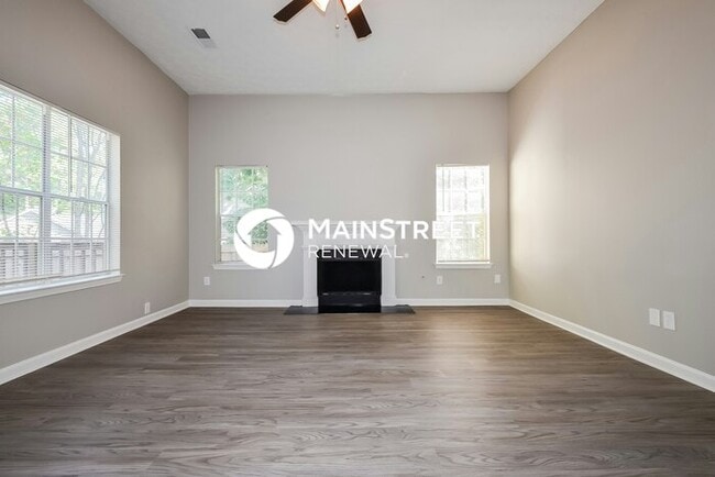 Building Photo - 4 Bedroom Pet-Friendly Home in Lithonia, G...