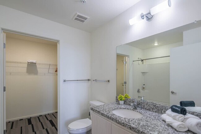 Building Photo - 814 N 4th St