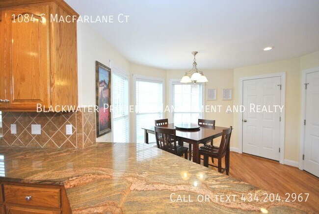 Building Photo - Beautiful Home in Lake Vista