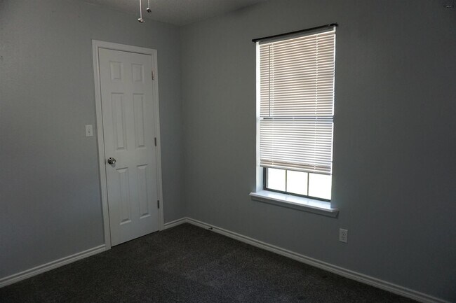 Building Photo - 5216 Brookwood Dr
