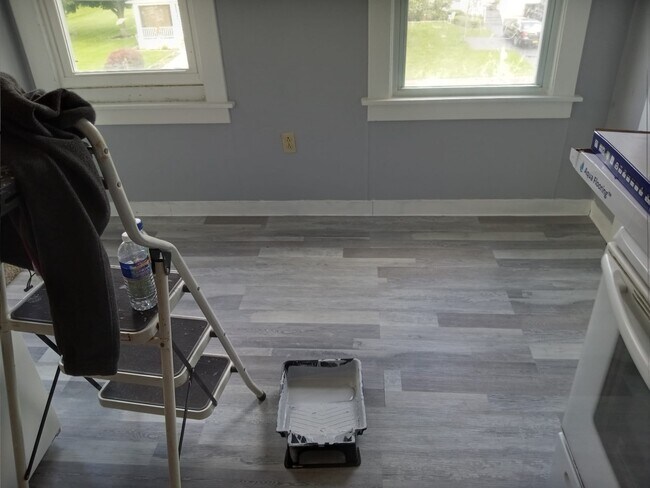 Building Photo - 27 Cottage Ave