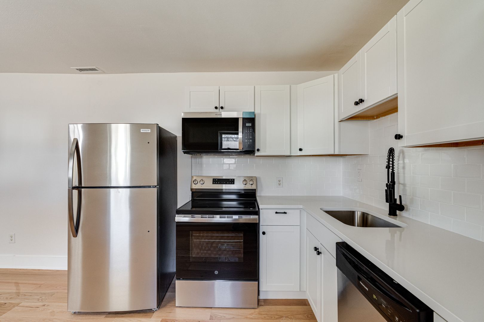 Building Photo - 1516 Springvale Rd