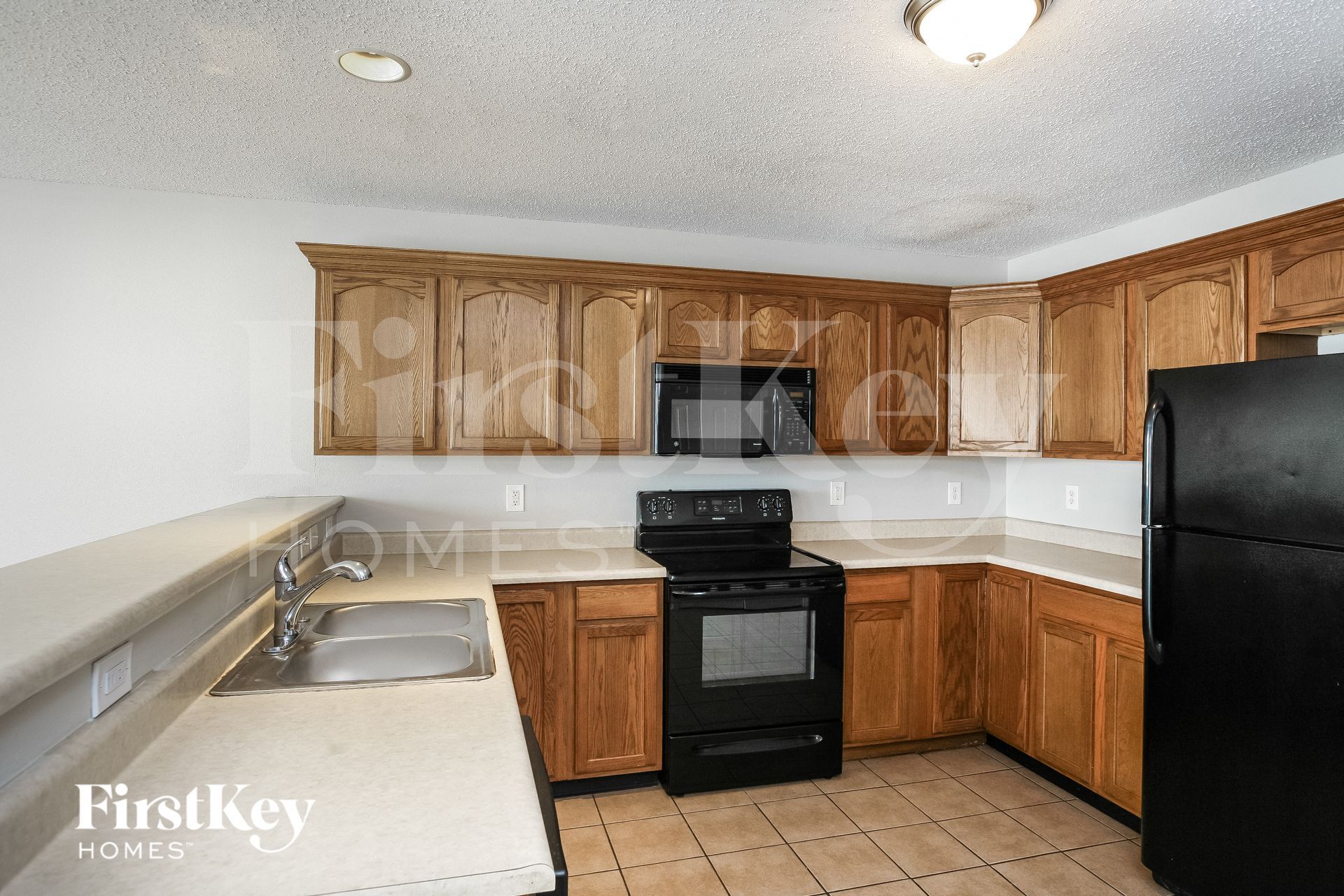 Building Photo - 1451 Round Lake Rd