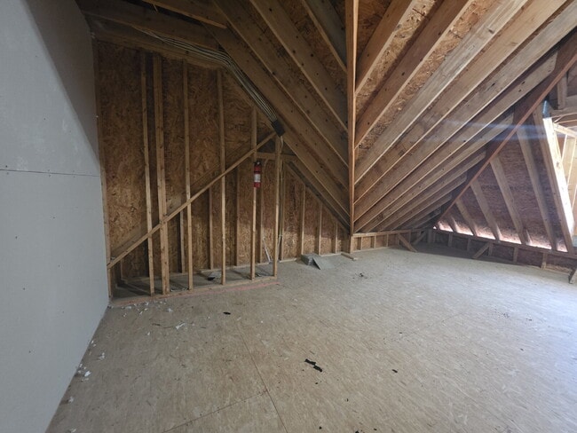 Building Photo - Spacious 4-Bedroom Home for Rent in Kings ...