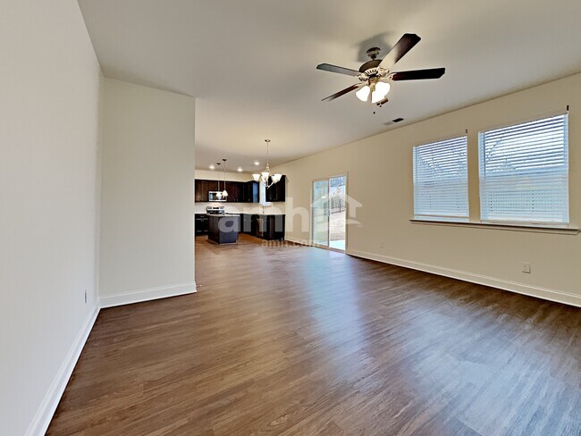 Building Photo - 212 Lake Vista Dr