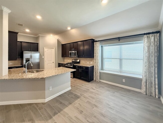 Building Photo - 6111 Gloucester Dr
