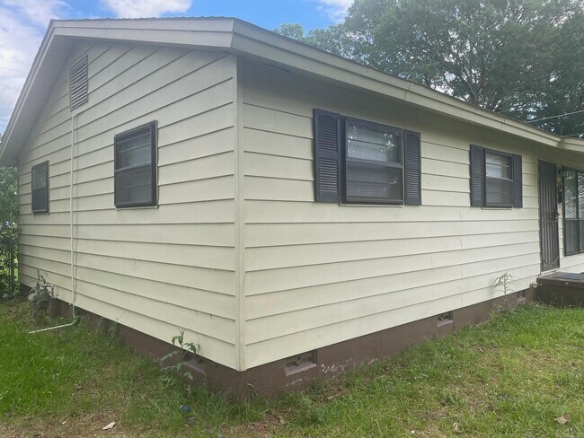 Building Photo - 216 Meadow Park Dr