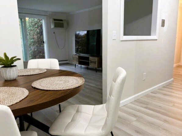 Building Photo - 196 Swanson Rd