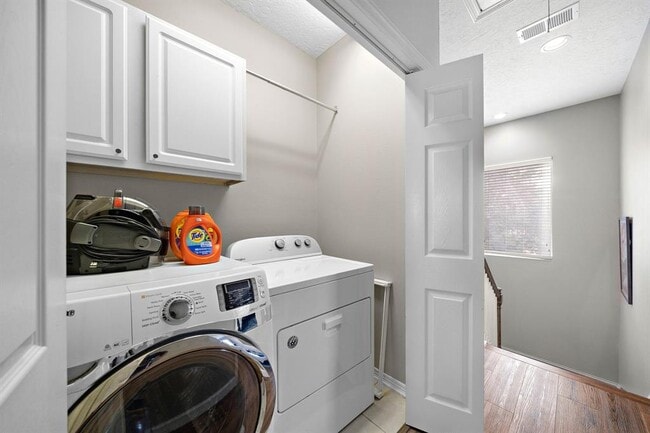 Building Photo - 909 W 21st St