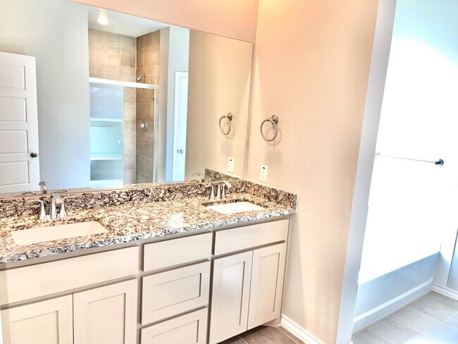 Building Photo - 7729 96th St