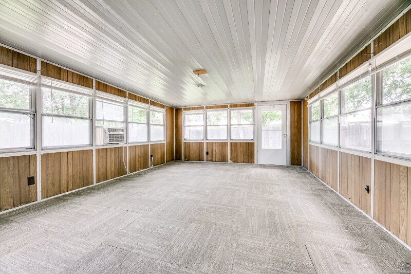 Building Photo - 209 Wake Dr